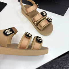 CC SANDAL 25S IN BEIGE FABRIC WITH BLACK HARDWARE