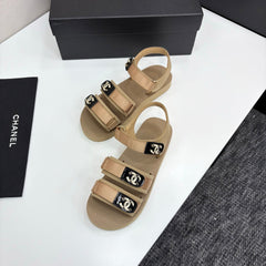 CC SANDAL 25S IN BEIGE FABRIC WITH BLACK HARDWARE