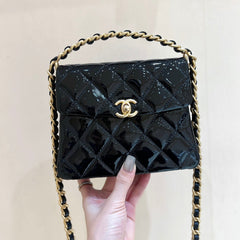 25S CHANEL TOTE CROSSBODY BAG 19 IN BLACK GLOSSY LEATHER WITH METAL HANDLE