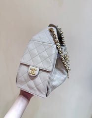 CC 25 HANDBAG IN CREAM 30 GRAINED CALFSKIN GOLD HARDWARE