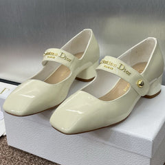 MEDIUM 35 MM HEEL PUMP IN WHITE PATENT CALFSKIN