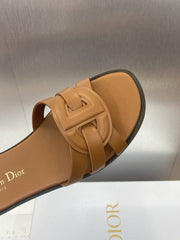D-CLUB SLIDE SANDAL 25S IN BROWN CALFSKIN