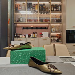 POINTED BALLET FLATS IN GOLD METALLIC SHINY CRACKED SHEEPSKIN