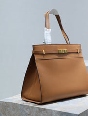 MANHATTAN SHOPPING BAG 40 IN TAWNY BROWN SMOOTH LAMBSKIN GOLD BUCKLE