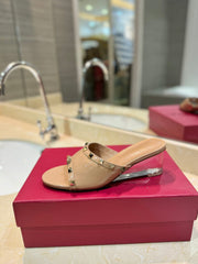 ROCKSTUD MULE SANDALS WITH TRANSPARENT HEEL IN SAND BROWN CALFSKIN