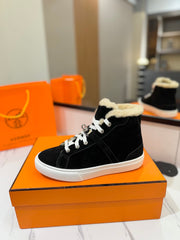 CHEALSEA BOOTS IN BLACK SUEDE AND FLEECE LINING