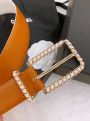 BELT 30MM IN BROWN AND WHITE CALFSKIN WITH INTERWOVEN GOLD CHAIN BUCKLE