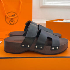 KOS CLOG IN BLACK CALFSKIN