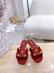 STUD FLAT SLIDE IN GARNET RED AMBSKIN