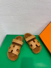 Chypre Sandal Gold shearling insole Gold goatskin lining