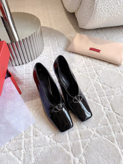 Vlogo Spool Square Toe Shiny Black