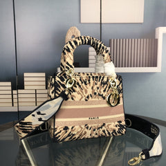 MEDIUM D-LITE 24 BEIGE MILTI COLOR MIZZA EMBROIDERY