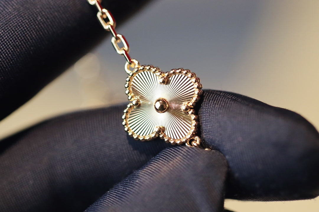 CLOVER 20 MOTIFS DIAMOND GOLD