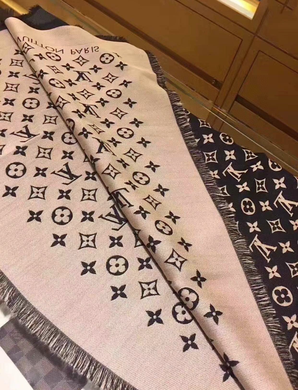 LV SCARF 200 CM IN WOOL MIX SILK 737209