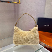 HOBO BAG 23 IN BEIGE SHEARLING