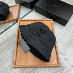 BUCKET HAT IN BLACK RE-NYLON 234098