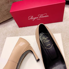 BELLE VIVIER PUMPS IN NUDE GLOSSY CALFSKIN GOLD BUCKLE