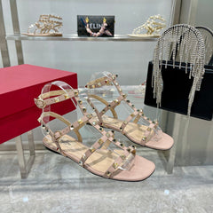 ROCKSTUD SANDAL WITH STRAPS IN LIGHT PINK CALFSKIN