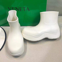 PUDDLE ANKLE BOOT IN WHITE RUBBER