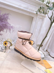 PILLOW COMFORT ANKLE BOOTS IN LIGHT PINK NYLON