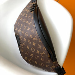 LV 25S DISCOVERY BUMBAG 47 IN BROWN AND BLACK EMBOSSED MONOGRAM ECLIPSE CALFSKIN