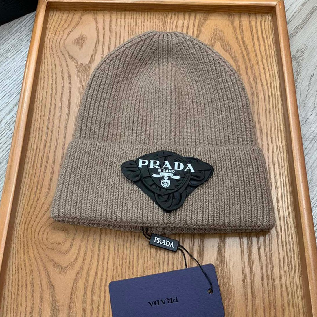 BEANIE HAT IN MEDIUM BROWN WOOL 431354