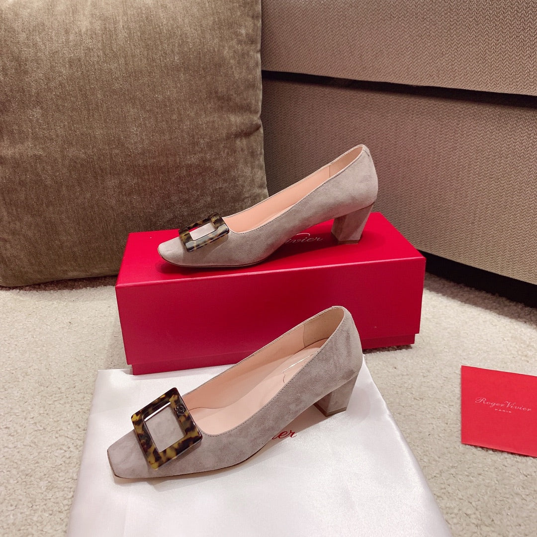 BELLE VIVIER PUMPS IN TAUPE SUEDE TORTOISESHELL BUCKLE