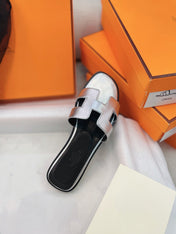Oran Sandal Silver Leather
