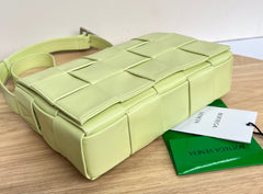 SMALL CASSETTE 23 IN PINE GLADE CALFSKIN