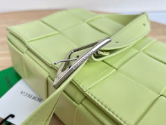 SMALL CASSETTE 23 IN PINE GLADE CALFSKIN