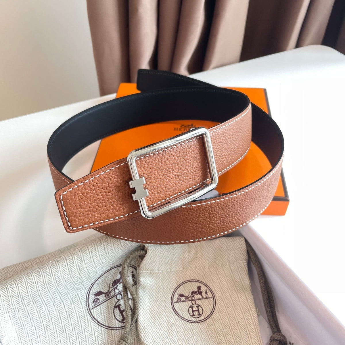 TUBE H BELT BUCKLE & REVERSIBLE BLACK AND CINNAMON BROWN LEATHER STRAP 38MM SILVER  HARDWARE