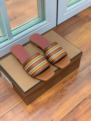 LP RAFFIA CHARMS FLATS SANDAL CARAMEL CALFSKIN