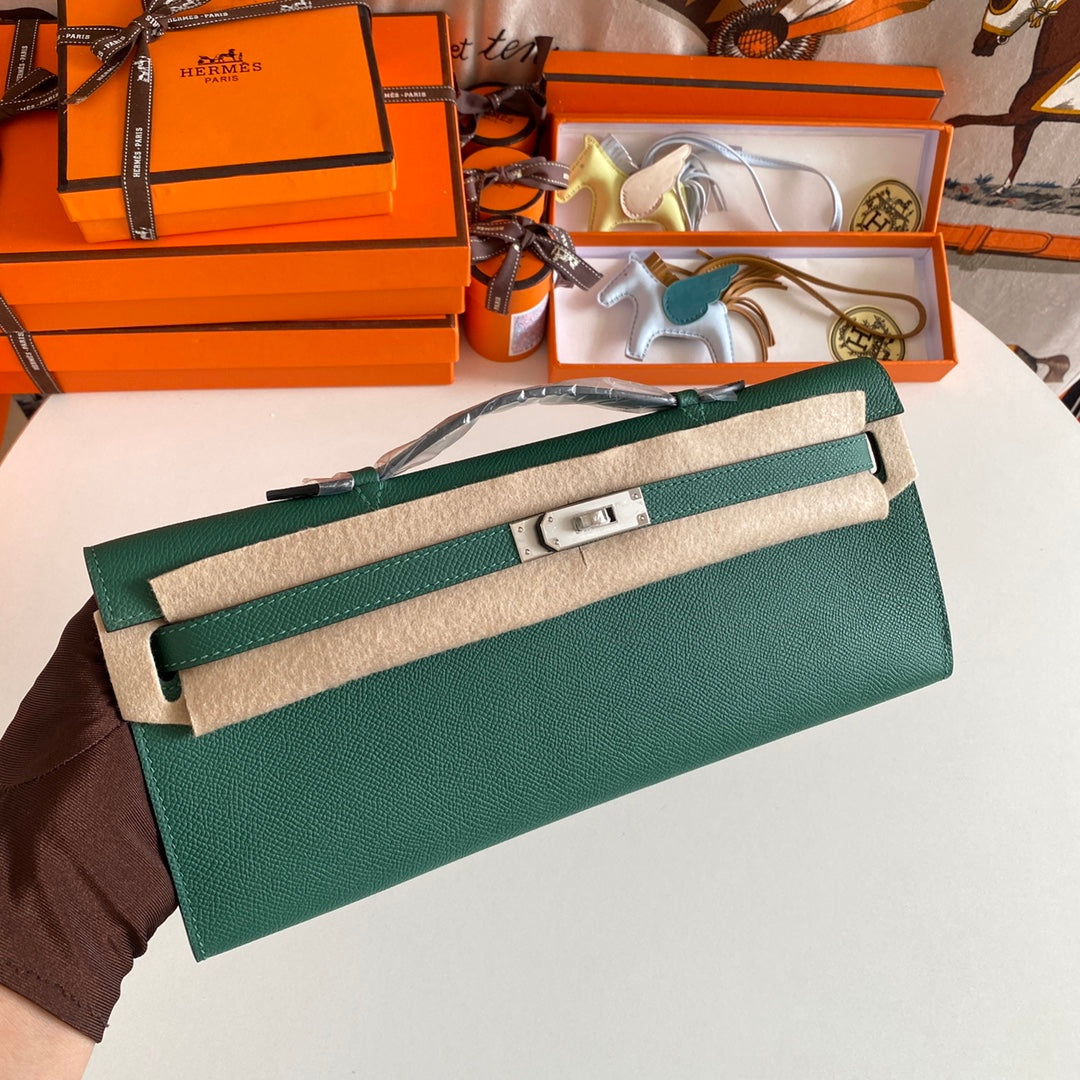 KELLY CUT 31 IN GREEN FOREST CALFSKIN WITH SILVER HARDWARE