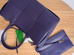 SMALL ARCO TOTE 30 IN EAST BAY PURPLE LAMBSKIN