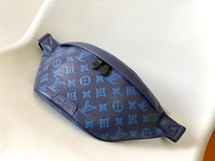 LV 25S DISCOVERY BUMBAG 44 IN DARK BLUE EMBOSSED MONOGRAM ECLIPSE CALFSKIN