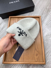 BEANIE HAT IN PALE GRAY WOOL 108746