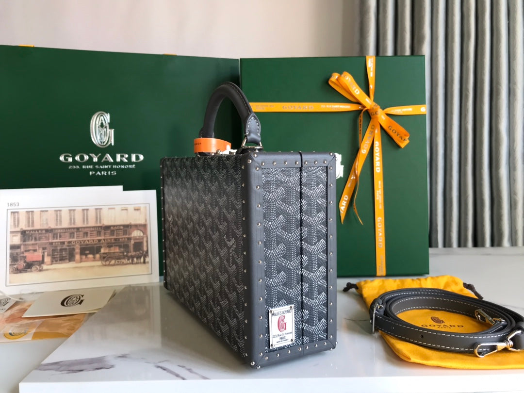 GRAND HÔTEL TRUNK BAG 24 IN GREY BLACK GOYARDINE CANVAS AND CALFSKIN