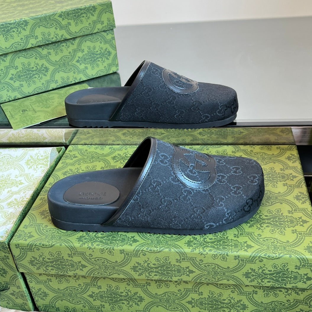 INTERLOCKING G MULE IN BLACK MONOGRAM CANVAS AND LEATHER