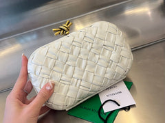 KNOT 19 IN WHITE LAMBSKIN