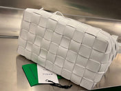 MEDIUM 28 CASSETTE WHITE LAMBSKIN