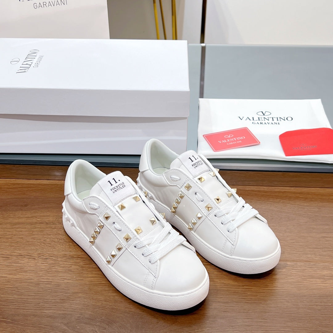VALENTINO 25S GARAVANI ROCKSTUD UNTITLED STUDDED SNEAKERS IN WHITE LAMBSKIN