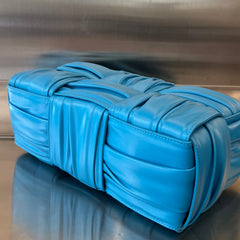 SMALL ARCO TOTE 30 IN CERULEAN BLUE SOFT LAMBSKIN