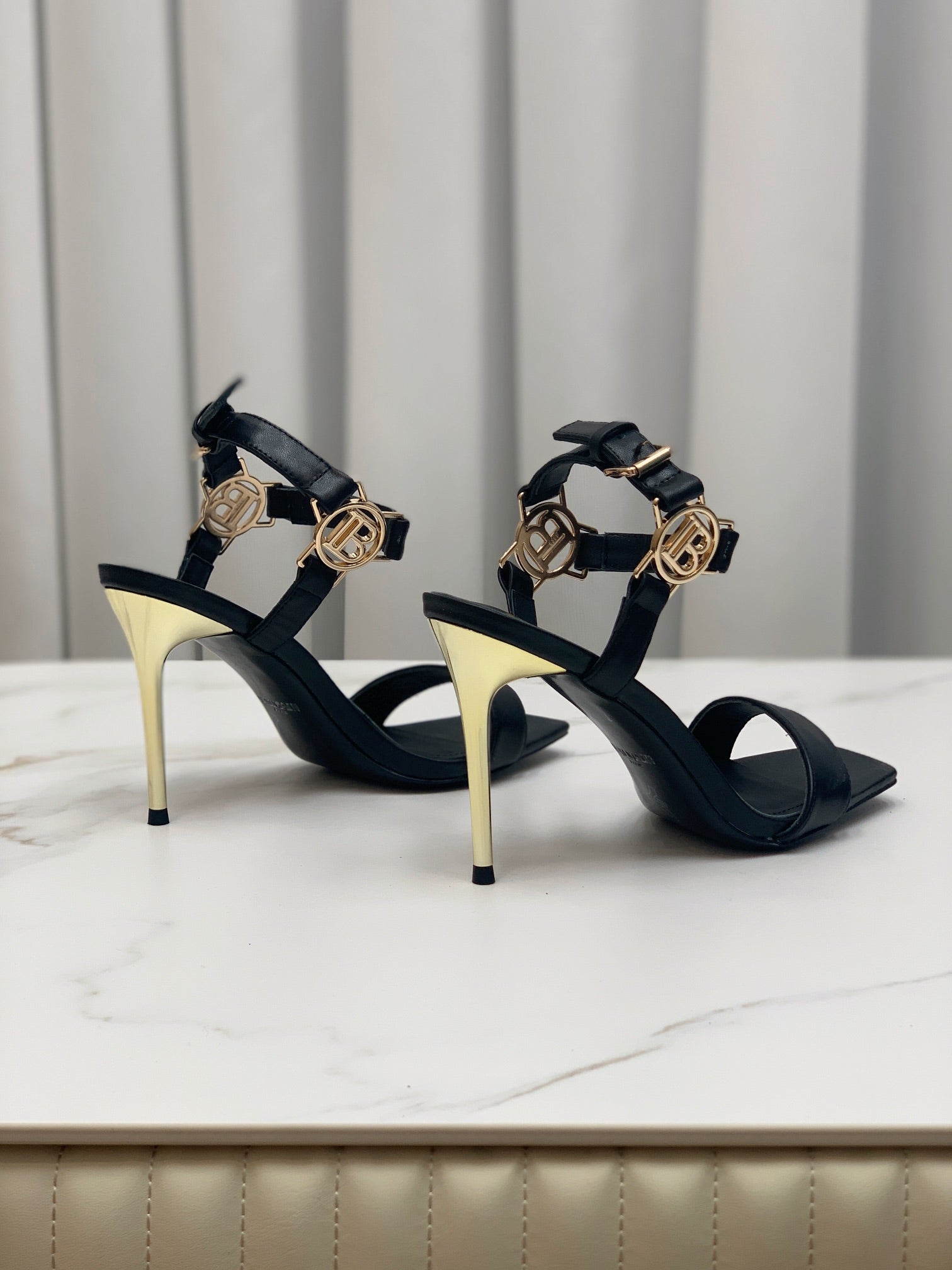BALMAIN 25S HIGH HEELS WITH B METAL DETAIL 95MM IN BLACK CALFSKIN