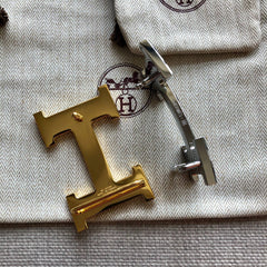 HM BELT BUCKLE & REVERSIBLE BLACK LEATHER STRAP 38MM GOLD HARDWARE