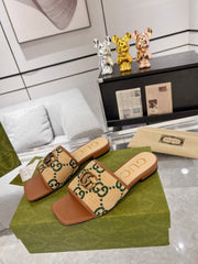 GG EXCLUSIVE SLIDE SANDAL CARAMEL SEDGE