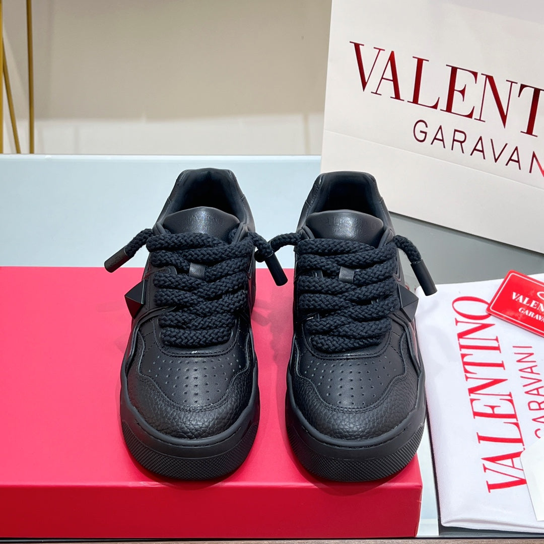 VALENTINO 25S GARAVANI ONE STUD XL PLATFORM SNEAKERS IN BLACK LAMBSKIN
