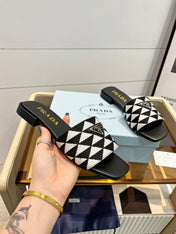PRA EMBROIDERED SLIDES FLAT BLACK AND WHITE FABRIC