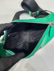 TRIANGULAR BAG 27 IN GO GREEN SMOOTH LAMBSKIN