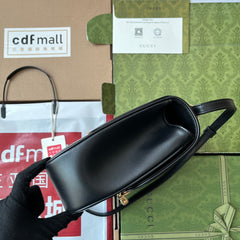 EQUESTRIAN STYLE SHOULDER BAG 21 IN BLACK CALFSKIN GOLD HARDWARE