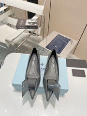 POINTED TOE PUMPS KITTEN HEEL IN GRAY GLOSSY LAMBSKIN WITH BOW